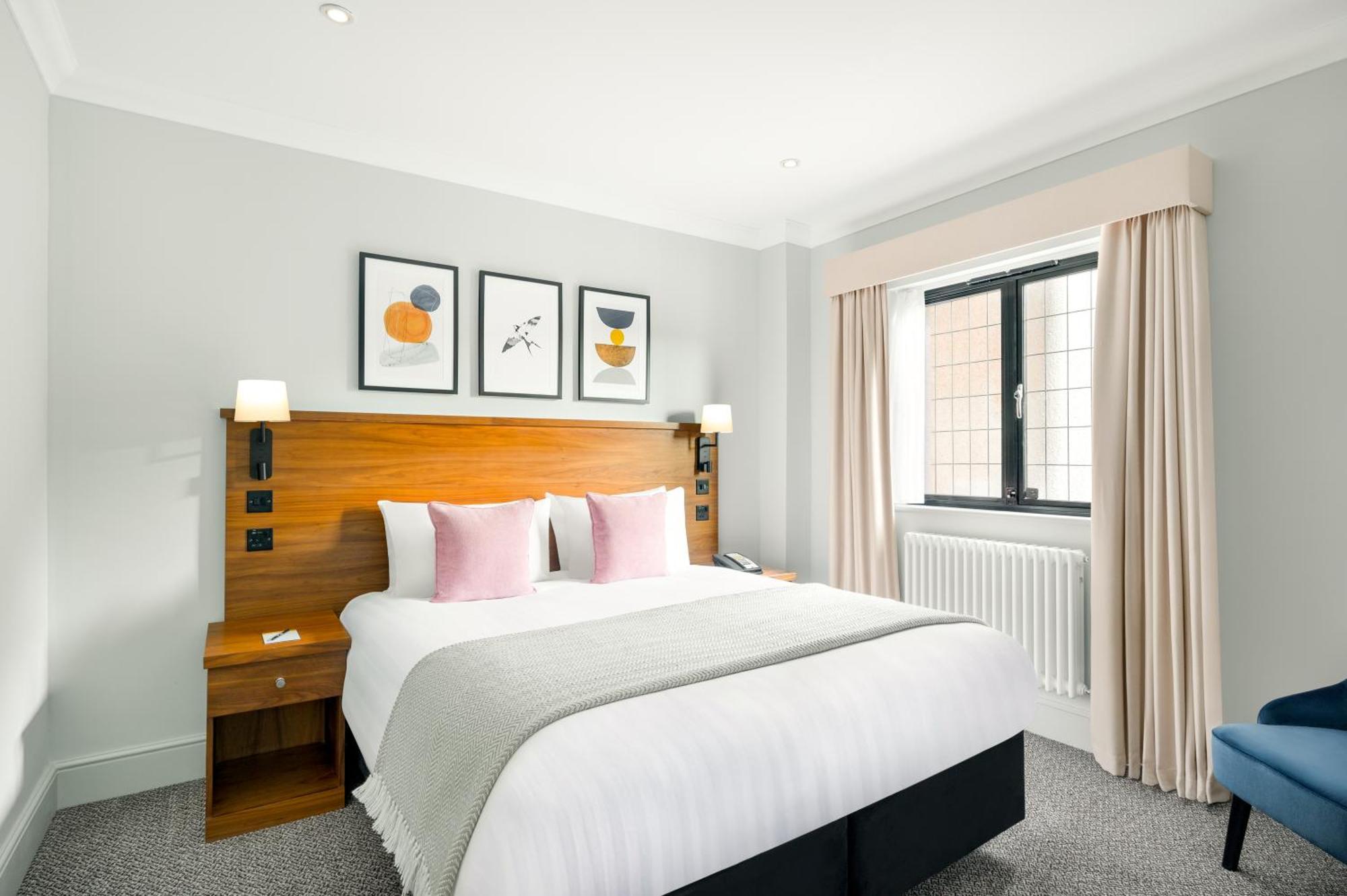 Voco Lythe Hill Hotel & Spa By Ihg Haslemere Exteriör bild