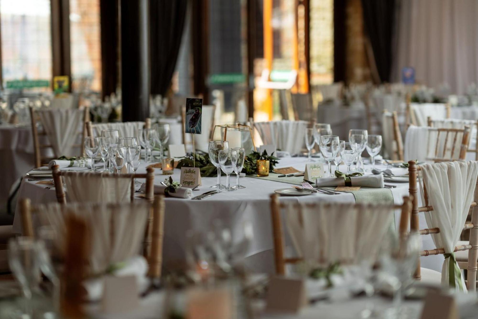 Voco Lythe Hill Hotel & Spa By Ihg Haslemere Exteriör bild