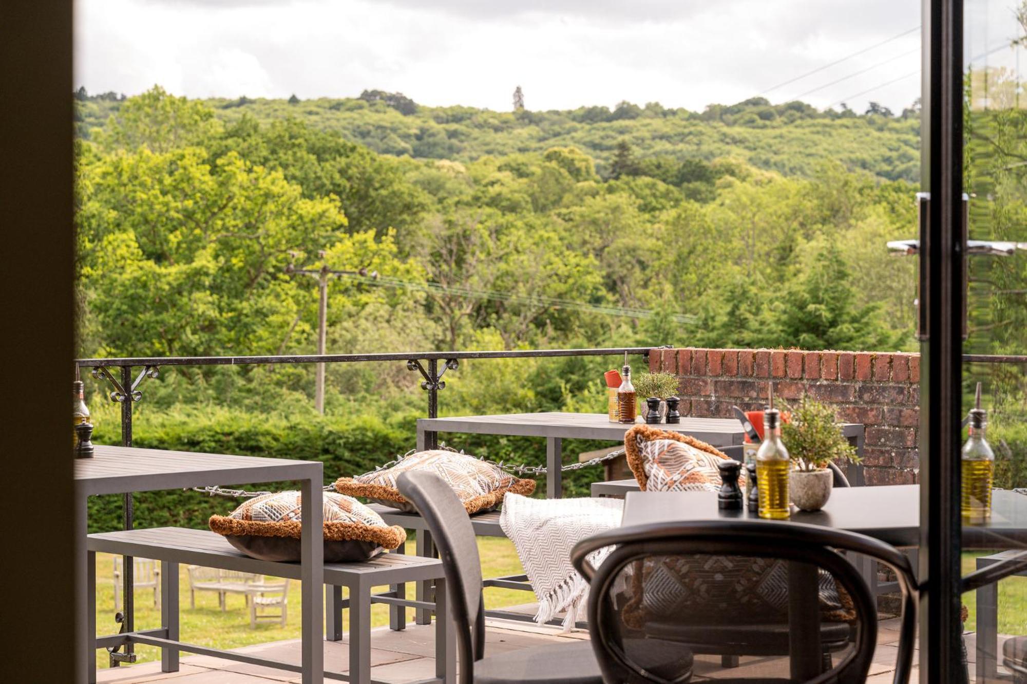Voco Lythe Hill Hotel & Spa By Ihg Haslemere Exteriör bild
