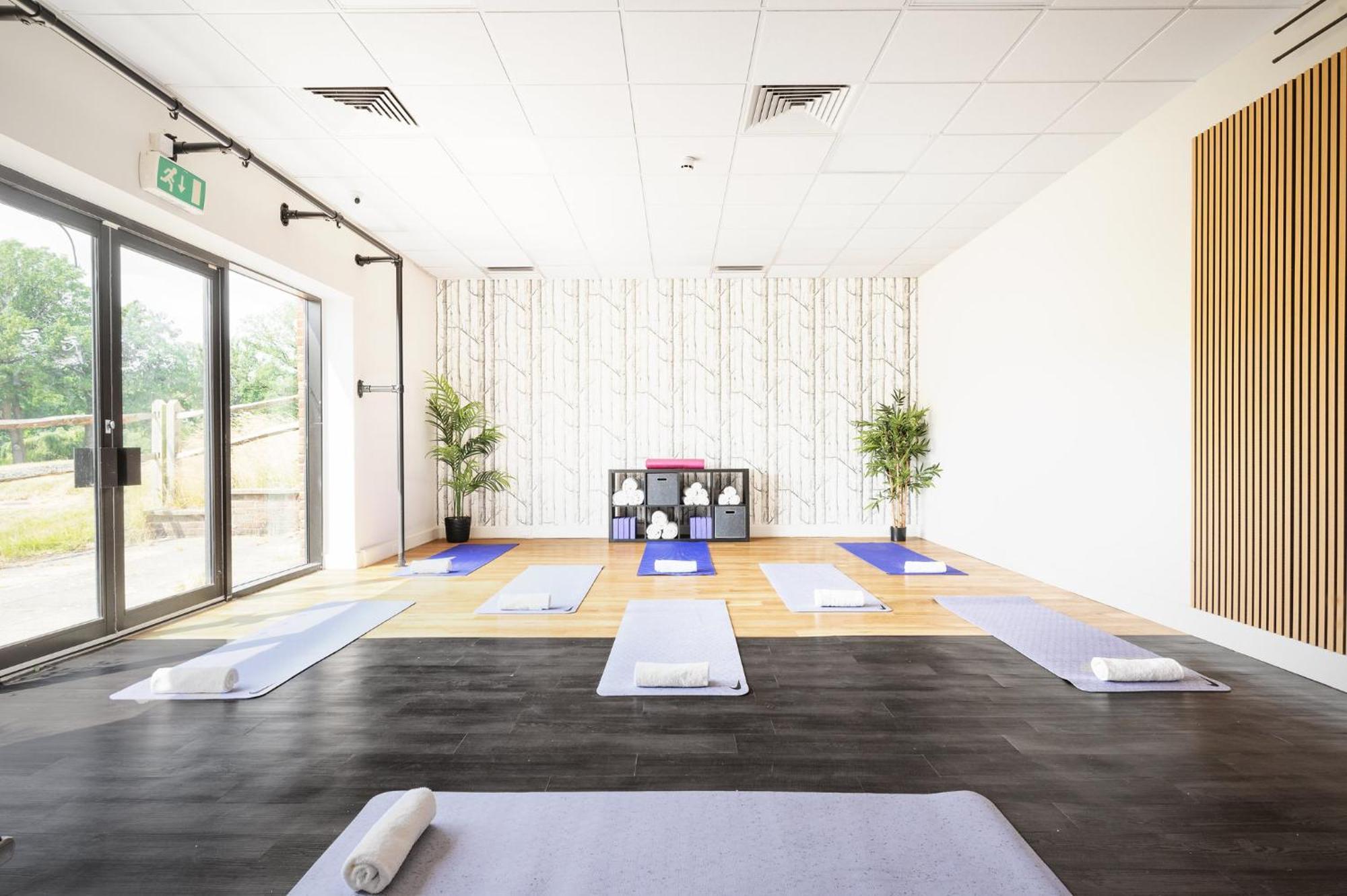 Voco Lythe Hill Hotel & Spa By Ihg Haslemere Exteriör bild
