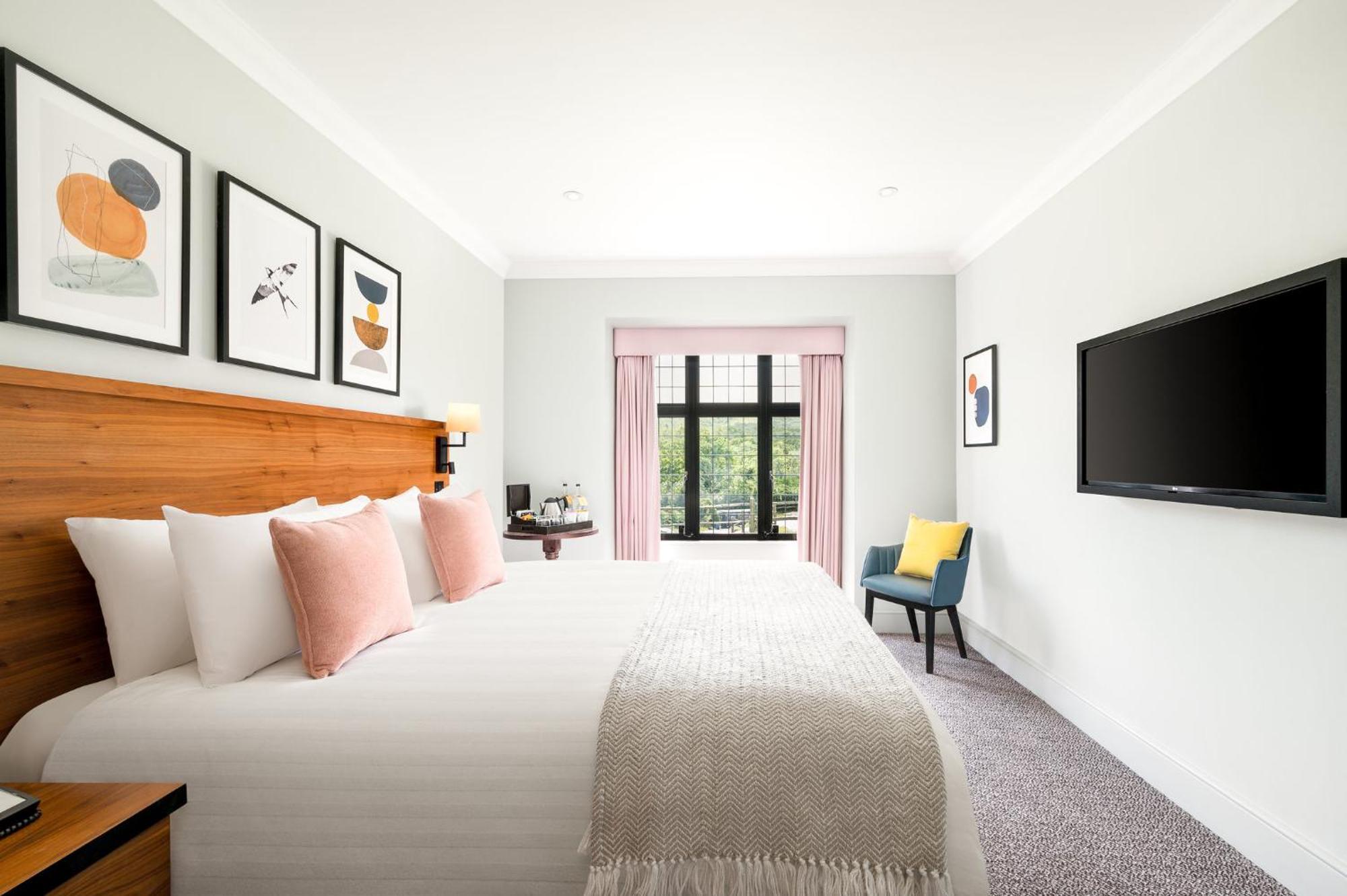 Voco Lythe Hill Hotel & Spa By Ihg Haslemere Exteriör bild