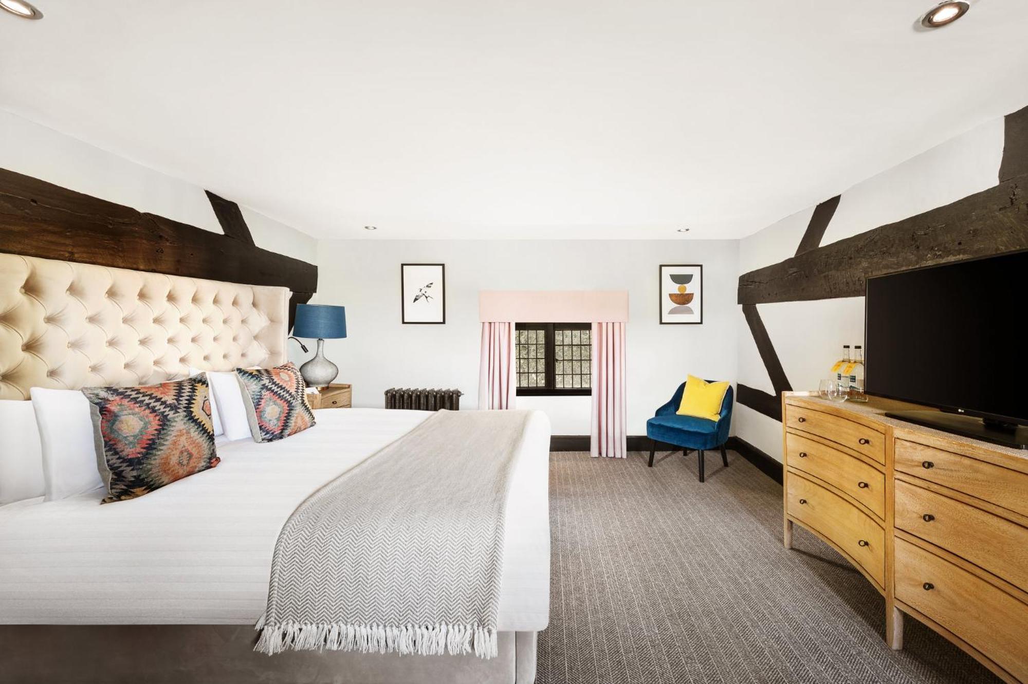 Voco Lythe Hill Hotel & Spa By Ihg Haslemere Exteriör bild