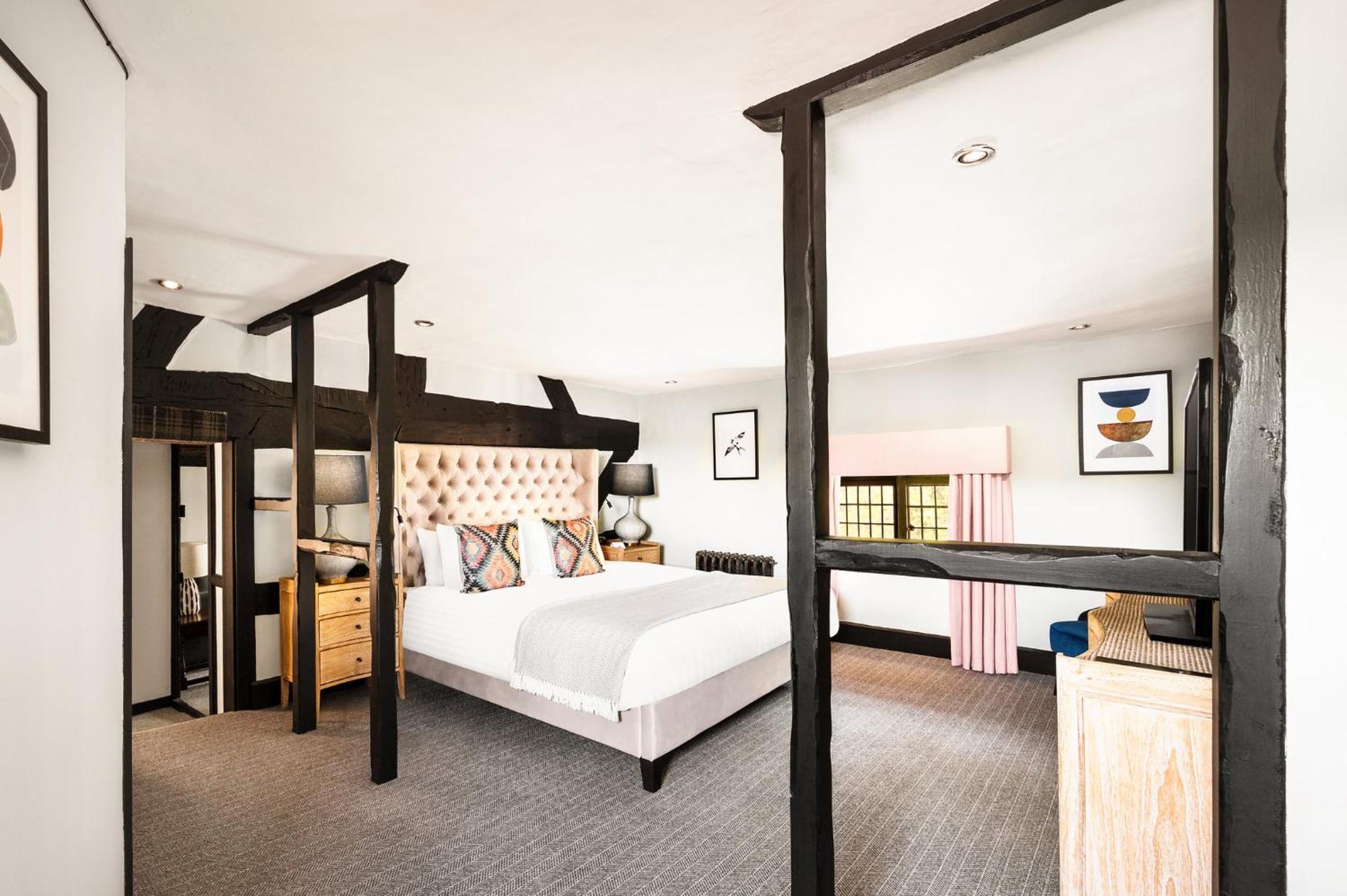 Voco Lythe Hill Hotel & Spa By Ihg Haslemere Exteriör bild