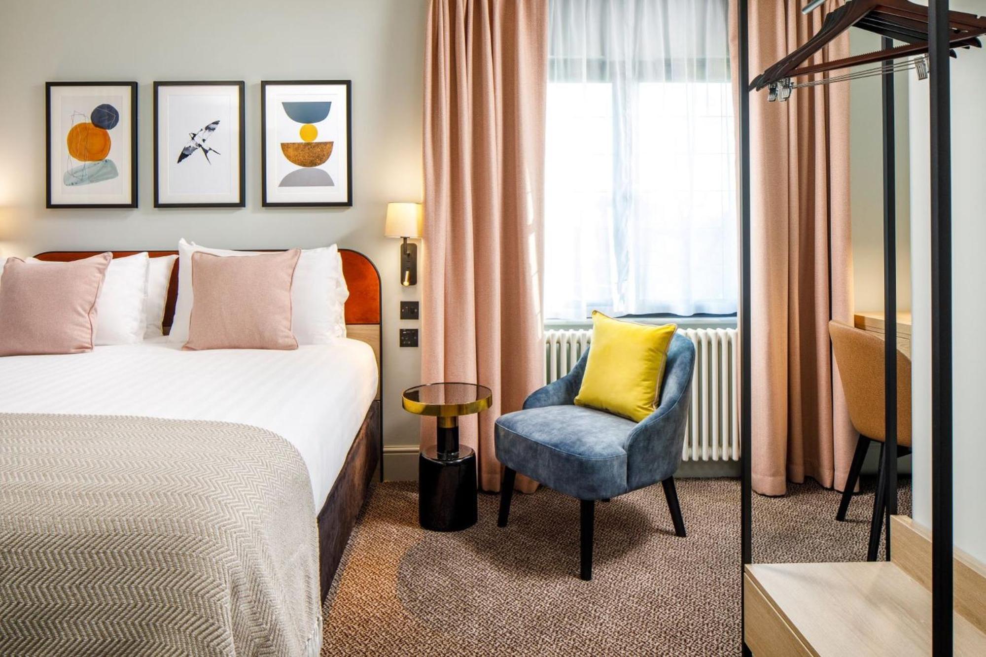 Voco Lythe Hill Hotel & Spa By Ihg Haslemere Exteriör bild
