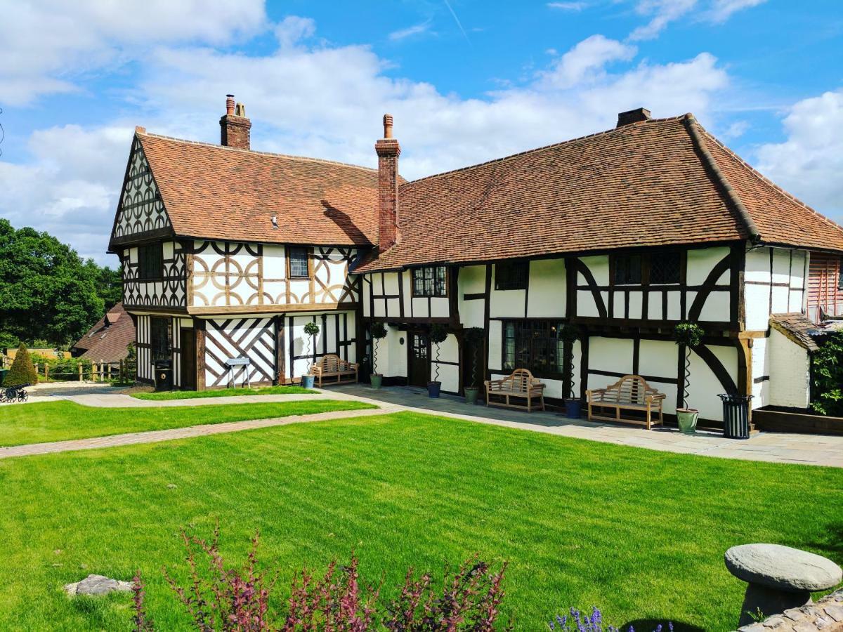 Voco Lythe Hill Hotel & Spa By Ihg Haslemere Exteriör bild